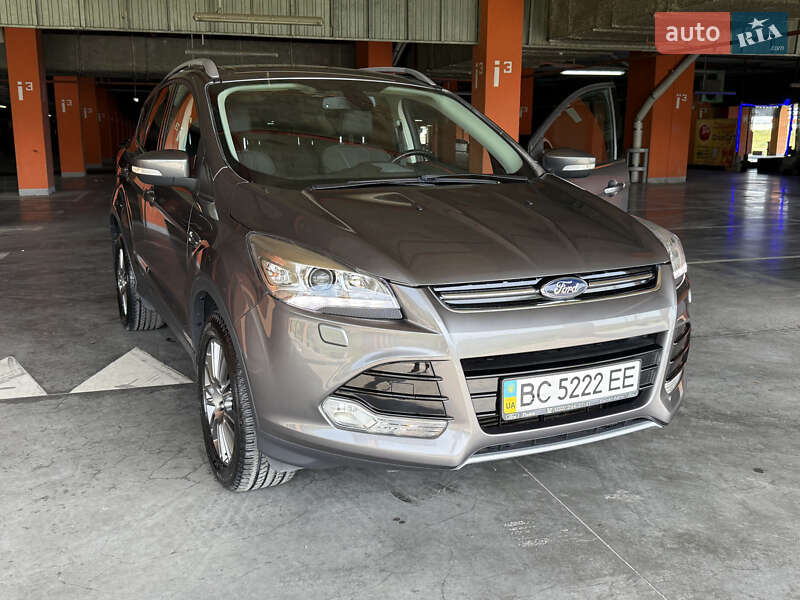 Внедорожник / Кроссовер Ford Kuga 2013 в 