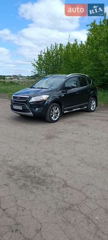 Внедорожник / Кроссовер Ford Kuga 2012 в Мене