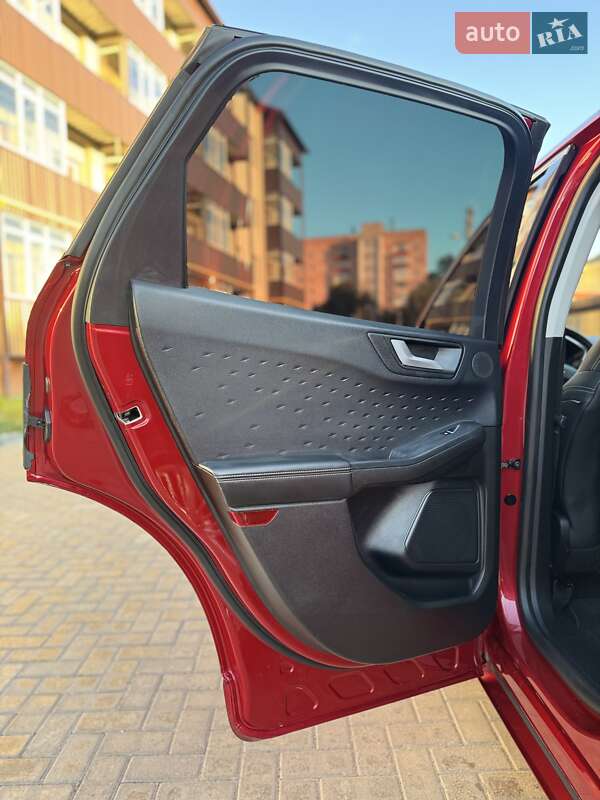 Позашляховик / Кросовер Ford Kuga 2020 в Києві