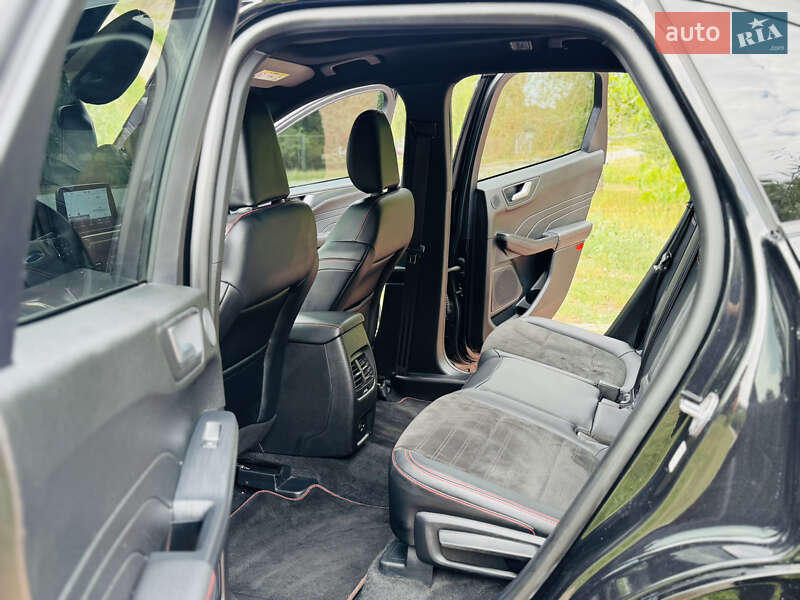 Внедорожник / Кроссовер Ford Kuga 2022 в Лохвице