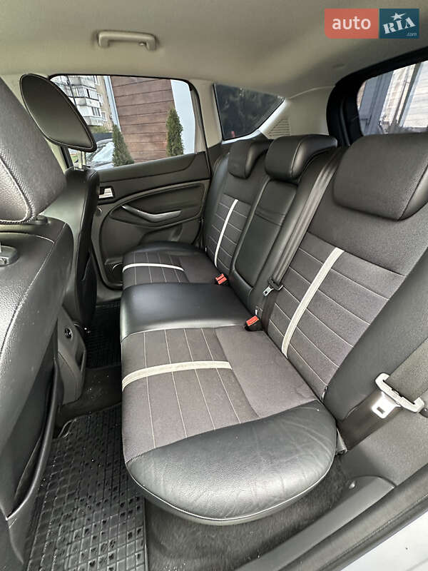 Внедорожник / Кроссовер Ford Kuga 2011 в Ивано-Франковске