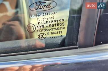 Внедорожник / Кроссовер Ford Kuga 2013 в 