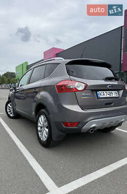 Внедорожник / Кроссовер Ford Kuga 2012 в 