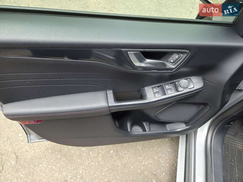 Внедорожник / Кроссовер Ford Kuga 2021 в Киеве