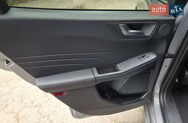 Позашляховик / Кросовер Ford Kuga 2021 в Києві