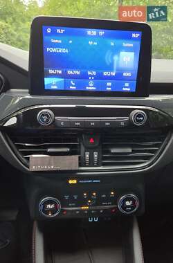 Позашляховик / Кросовер Ford Kuga 2021 в Києві