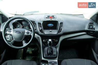 Внедорожник / Кроссовер Ford Kuga 2015 в 