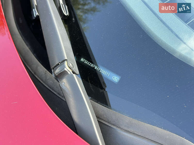 Внедорожник / Кроссовер Ford Kuga 2015 в Ровно