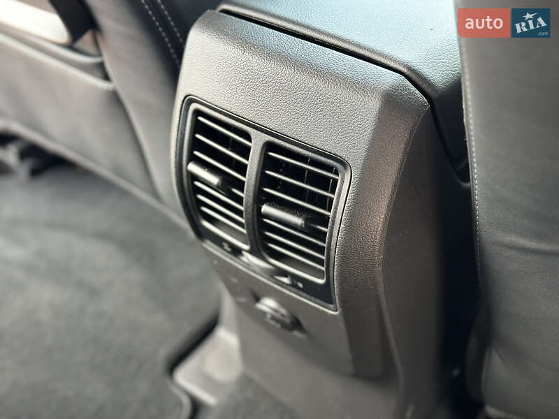 Внедорожник / Кроссовер Ford Kuga 2015 в Ровно