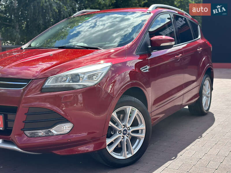 Внедорожник / Кроссовер Ford Kuga 2015 в Ровно