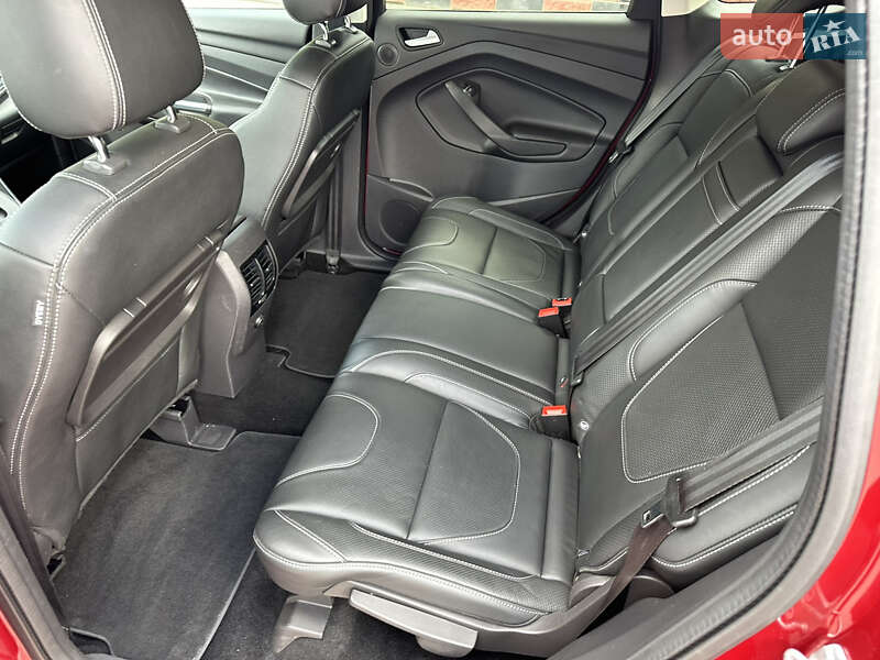 Внедорожник / Кроссовер Ford Kuga 2015 в Ровно