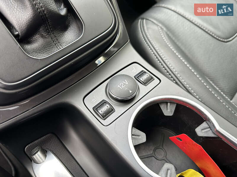 Внедорожник / Кроссовер Ford Kuga 2015 в Ровно