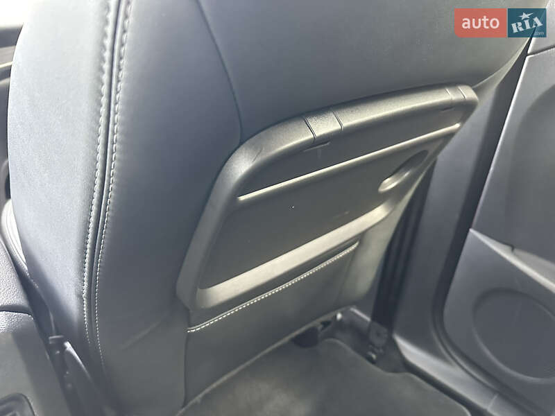 Внедорожник / Кроссовер Ford Kuga 2015 в Ровно