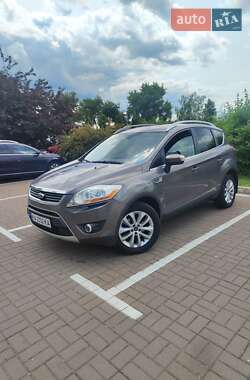 Внедорожник / Кроссовер Ford Kuga 2012 в 