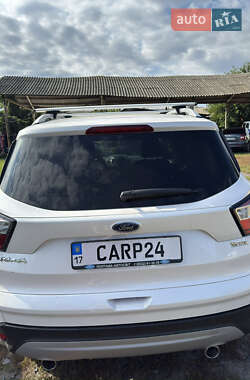 Внедорожник / Кроссовер Ford Kuga 2016 в 
