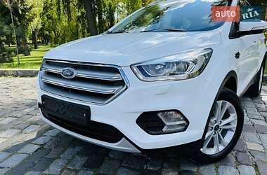 Внедорожник / Кроссовер Ford Kuga 2019 в 