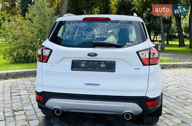 Внедорожник / Кроссовер Ford Kuga 2019 в 