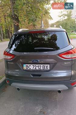 Внедорожник / Кроссовер Ford Kuga 2016 в 