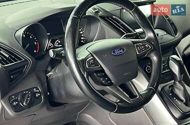 Внедорожник / Кроссовер Ford Kuga 2017 в 