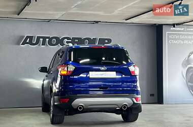 Внедорожник / Кроссовер Ford Kuga 2017 в 