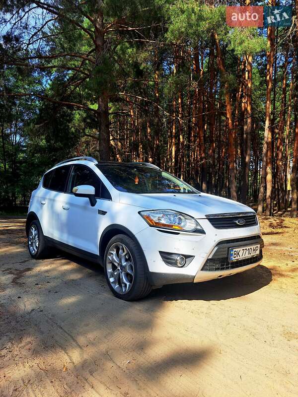 Внедорожник / Кроссовер Ford Kuga 2011 в Вараше