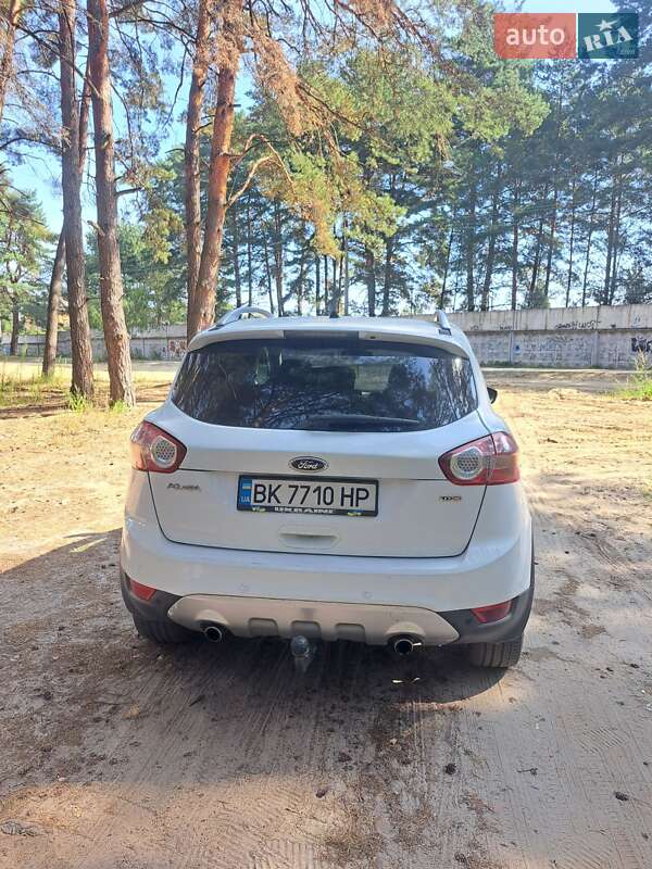Внедорожник / Кроссовер Ford Kuga 2011 в Вараше