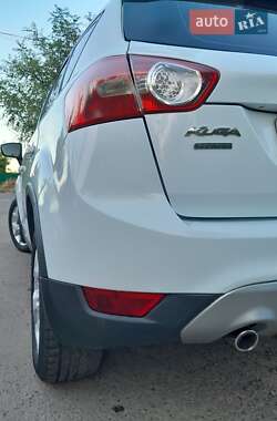 Внедорожник / Кроссовер Ford Kuga 2012 в 