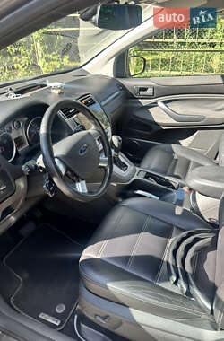 Внедорожник / Кроссовер Ford Kuga 2012 в 