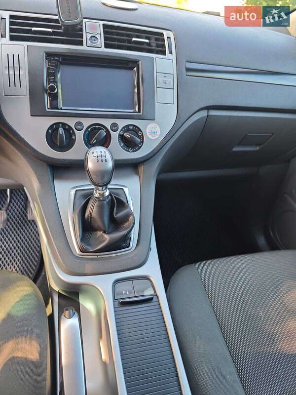 Внедорожник / Кроссовер Ford Kuga 2010 в Изюме