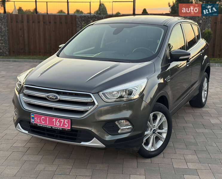 Внедорожник / Кроссовер Ford Kuga 2018 в 