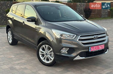 Внедорожник / Кроссовер Ford Kuga 2018 в 