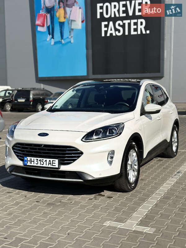 Внедорожник / Кроссовер Ford Kuga 2021 в 