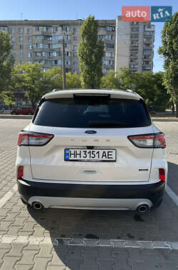 Внедорожник / Кроссовер Ford Kuga 2021 в 