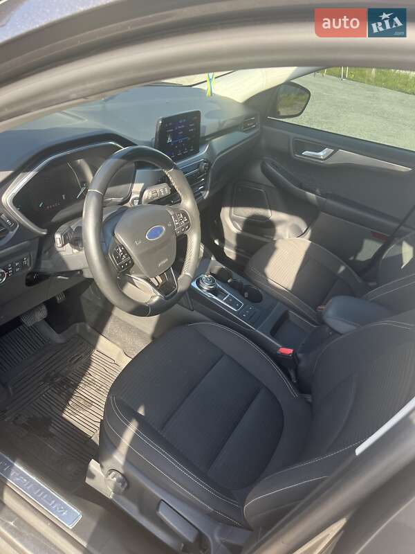 Внедорожник / Кроссовер Ford Kuga 2020 в Гайсине