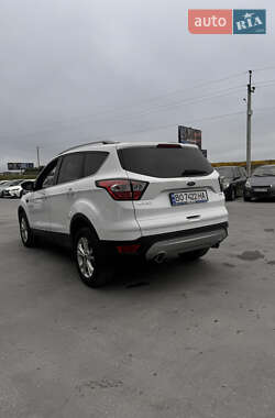 Внедорожник / Кроссовер Ford Kuga 2019 в 