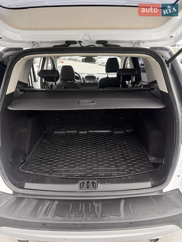 Внедорожник / Кроссовер Ford Kuga 2019 в Львове