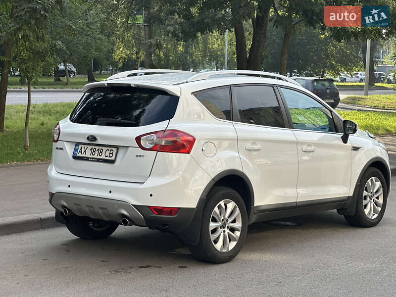 Внедорожник / Кроссовер Ford Kuga 2010 в Львове