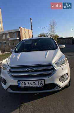 Внедорожник / Кроссовер Ford Kuga 2017 в Киеве