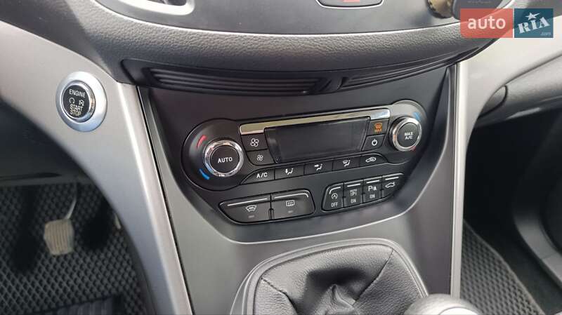 Внедорожник / Кроссовер Ford Kuga 2015 в Нововолынске фото 21 Внедорожник / Кроссовер Ford Kuga 2015 в Нововолынске