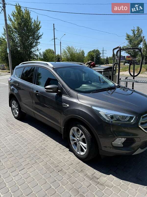 Позашляховик / Кросовер Ford Kuga 2019 в Дніпрі
