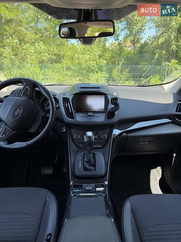 Позашляховик / Кросовер Ford Kuga 2019 в Дніпрі