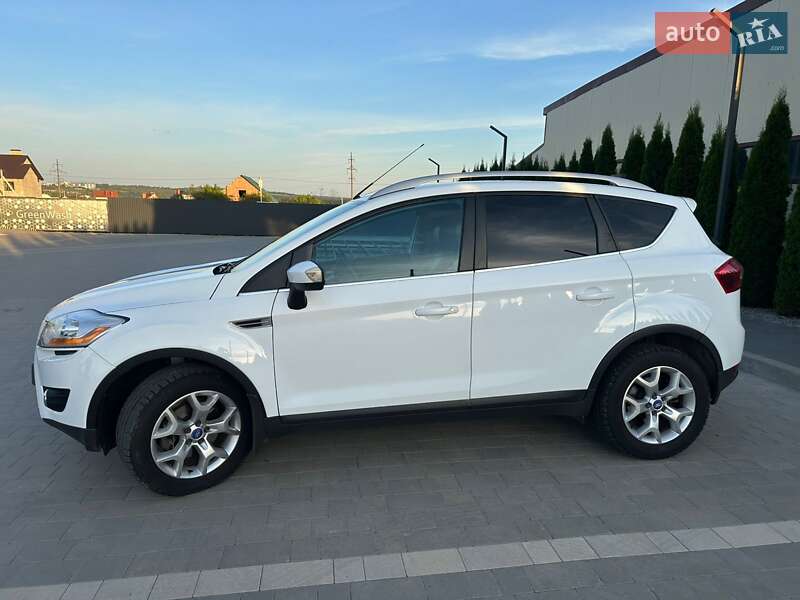 Внедорожник / Кроссовер Ford Kuga 2010 в Каменец-Подольском