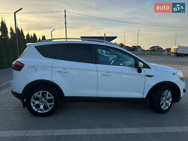 Внедорожник / Кроссовер Ford Kuga 2010 в Каменец-Подольском