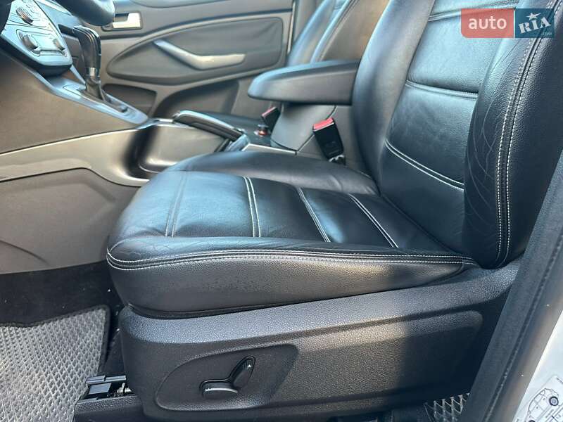 Внедорожник / Кроссовер Ford Kuga 2010 в Каменец-Подольском