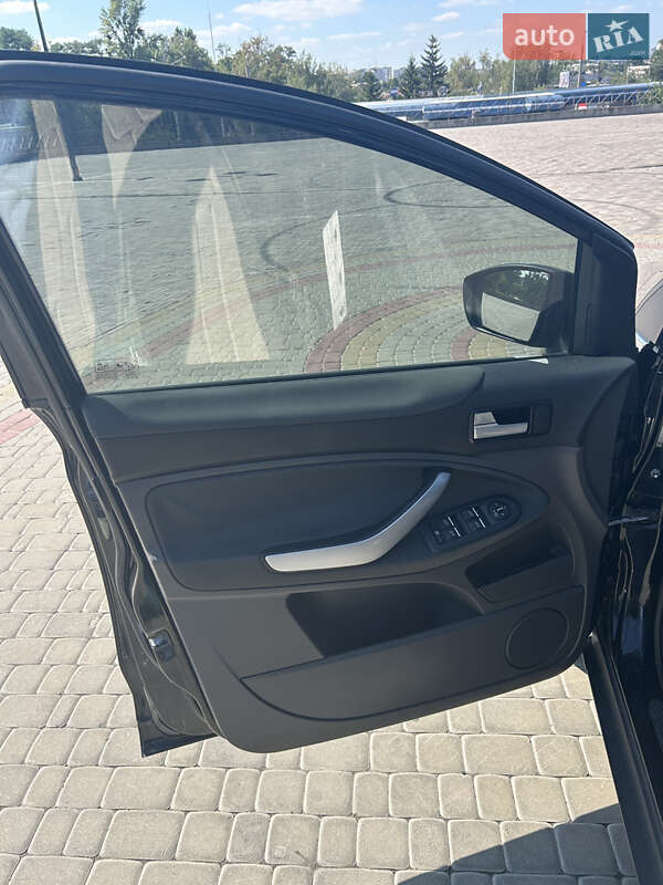 Внедорожник / Кроссовер Ford Kuga 2010 в Харькове