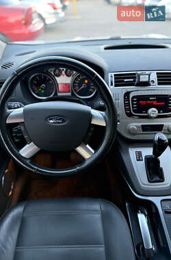 Внедорожник / Кроссовер Ford Kuga 2011 в 