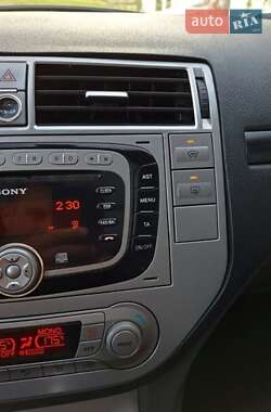 Внедорожник / Кроссовер Ford Kuga 2010 в 
