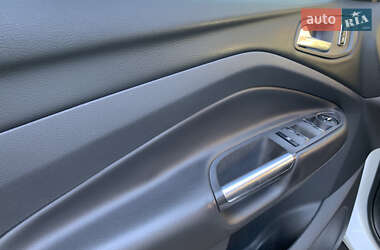 Внедорожник / Кроссовер Ford Kuga 2013 в 