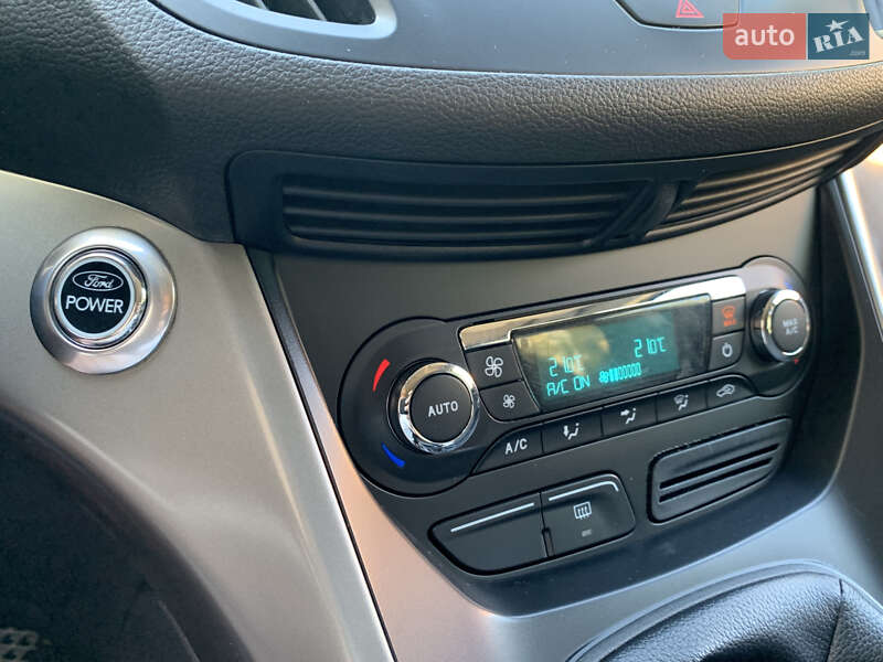 Внедорожник / Кроссовер Ford Kuga 2013 в Николаеве