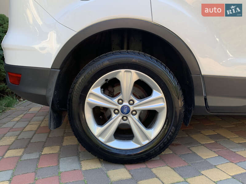 Внедорожник / Кроссовер Ford Kuga 2013 в Николаеве